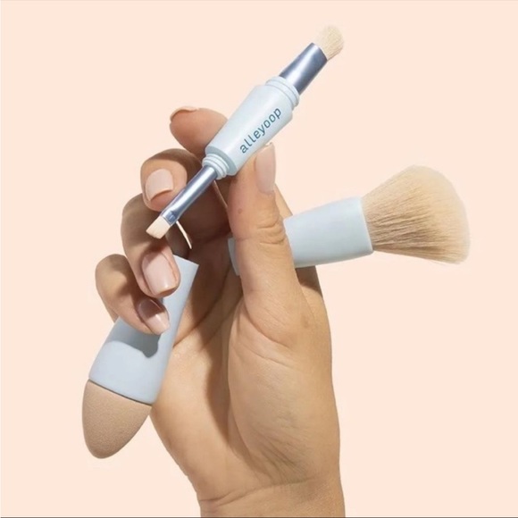 Alleyoop Multi-Tasker 4-In-1 Makeup Brush - Picture 5 of 5